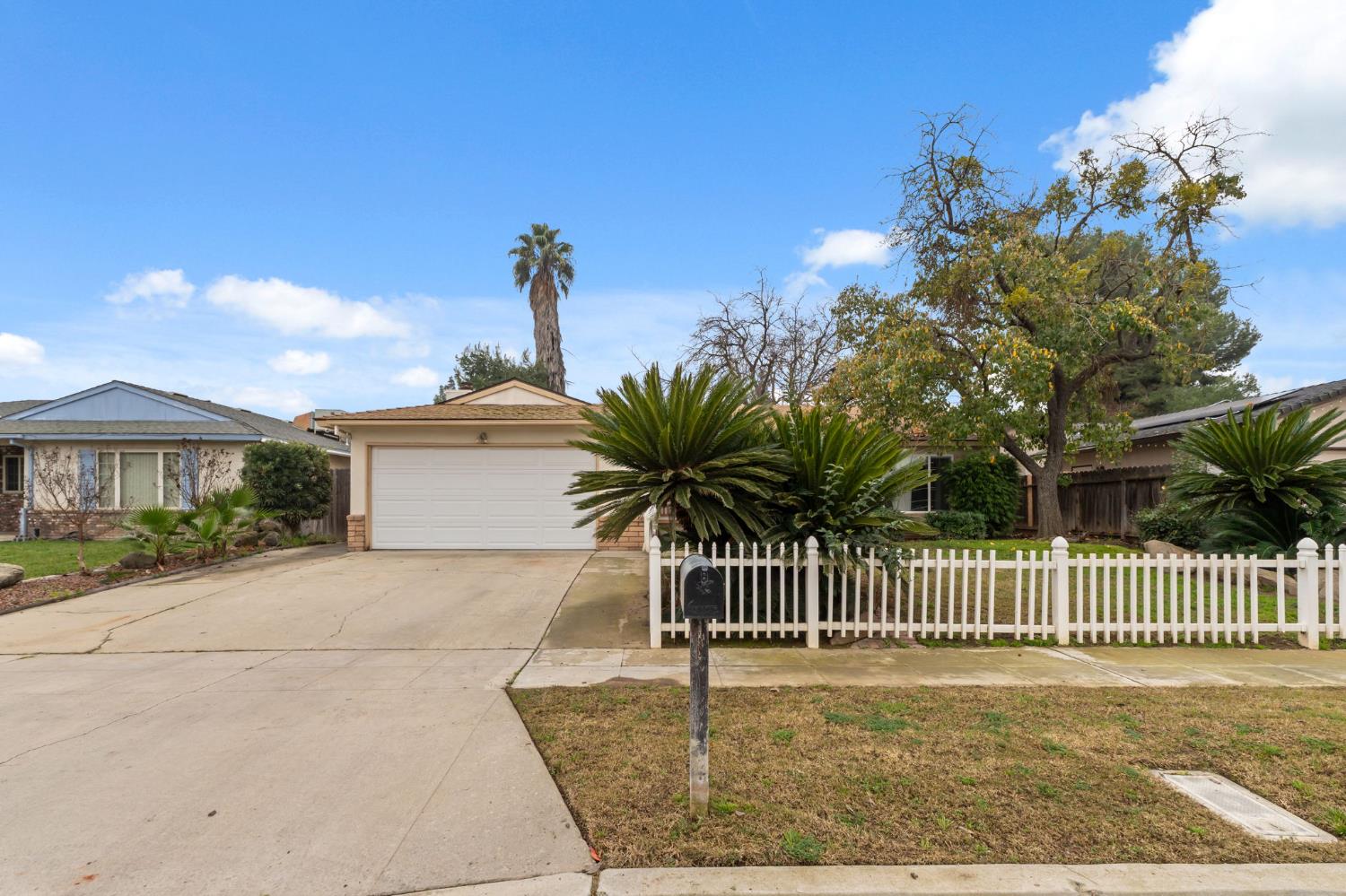Single Family in Fresno - photo 2