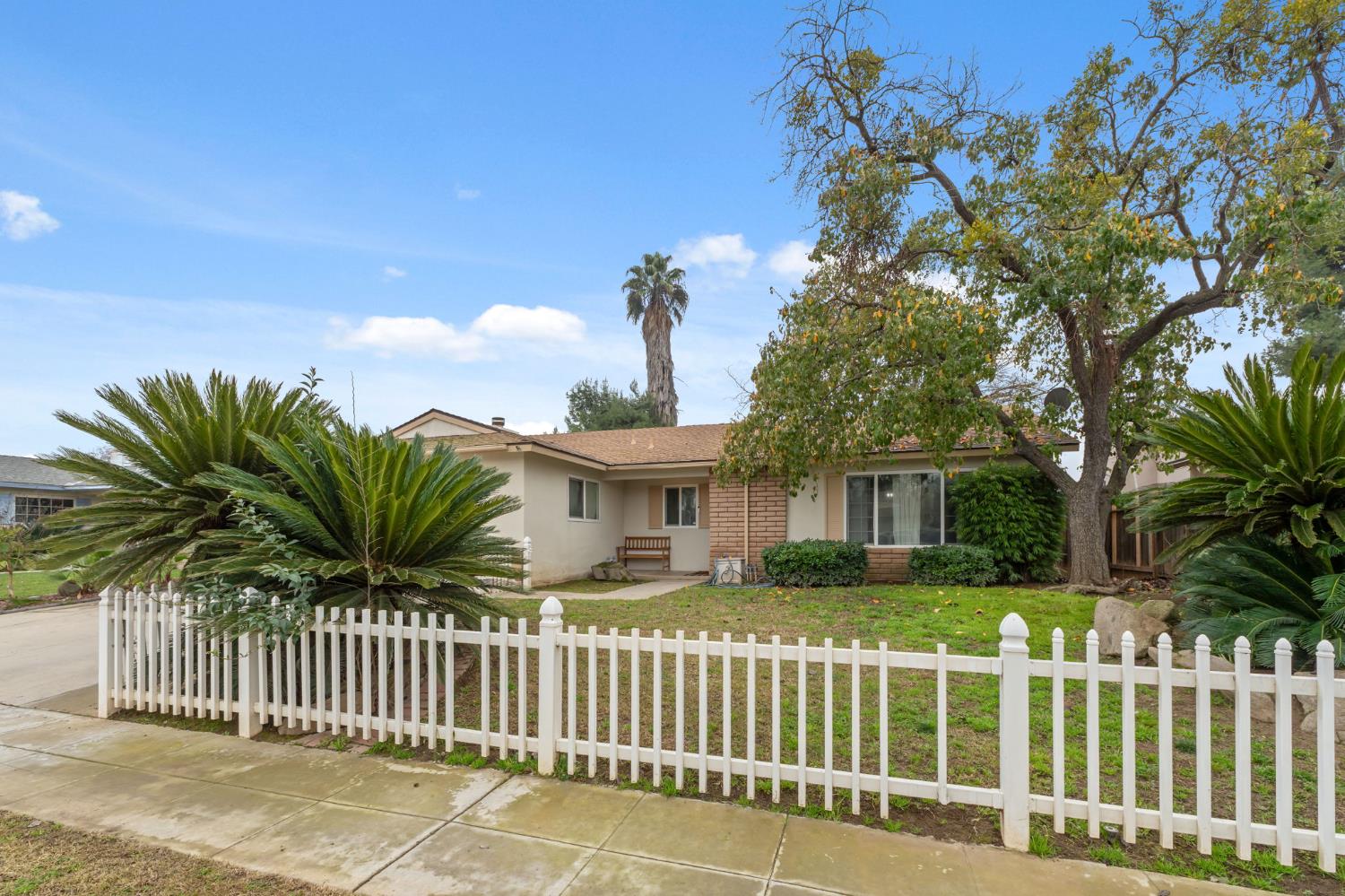 Single Family in Fresno - photo 3