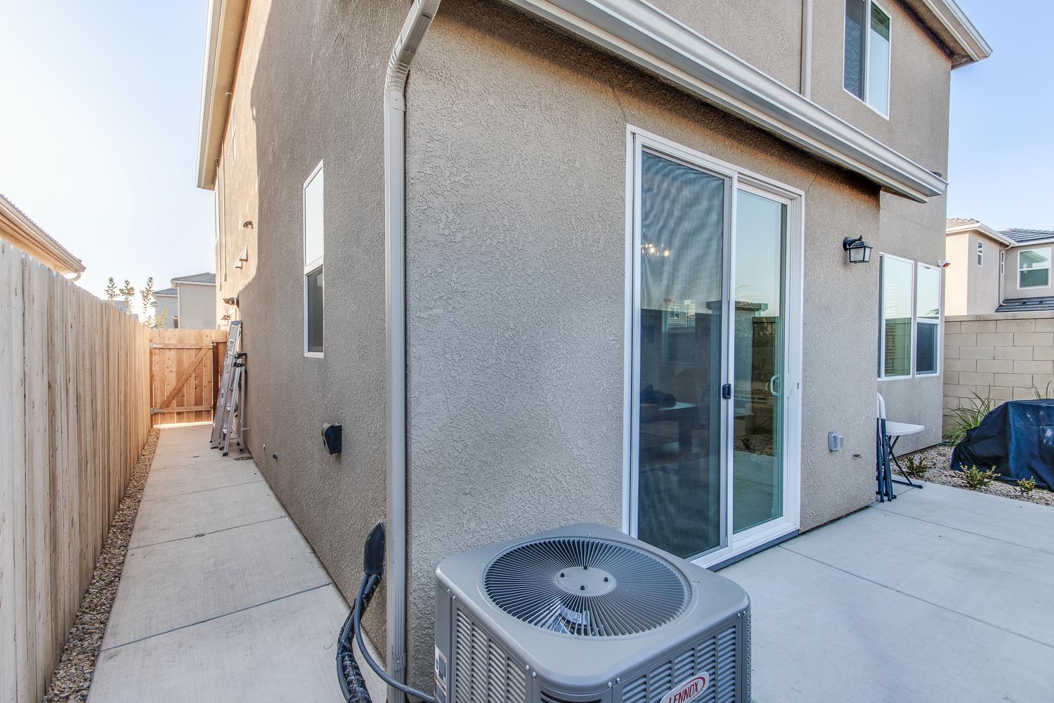 2037 N Rogers Lane, Clovis, CA, 93619