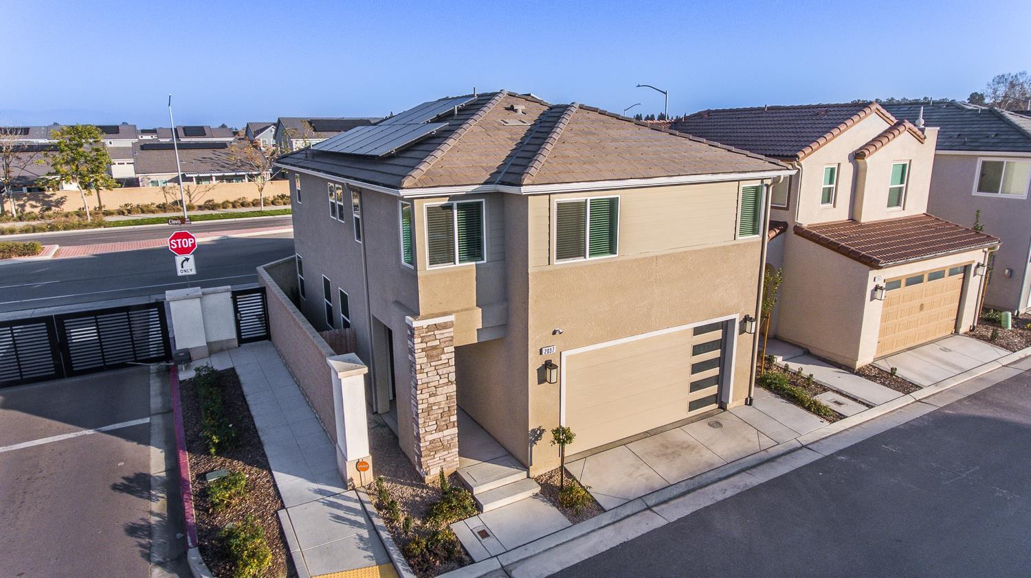 2037 N Rogers Lane, Clovis, CA, 93619