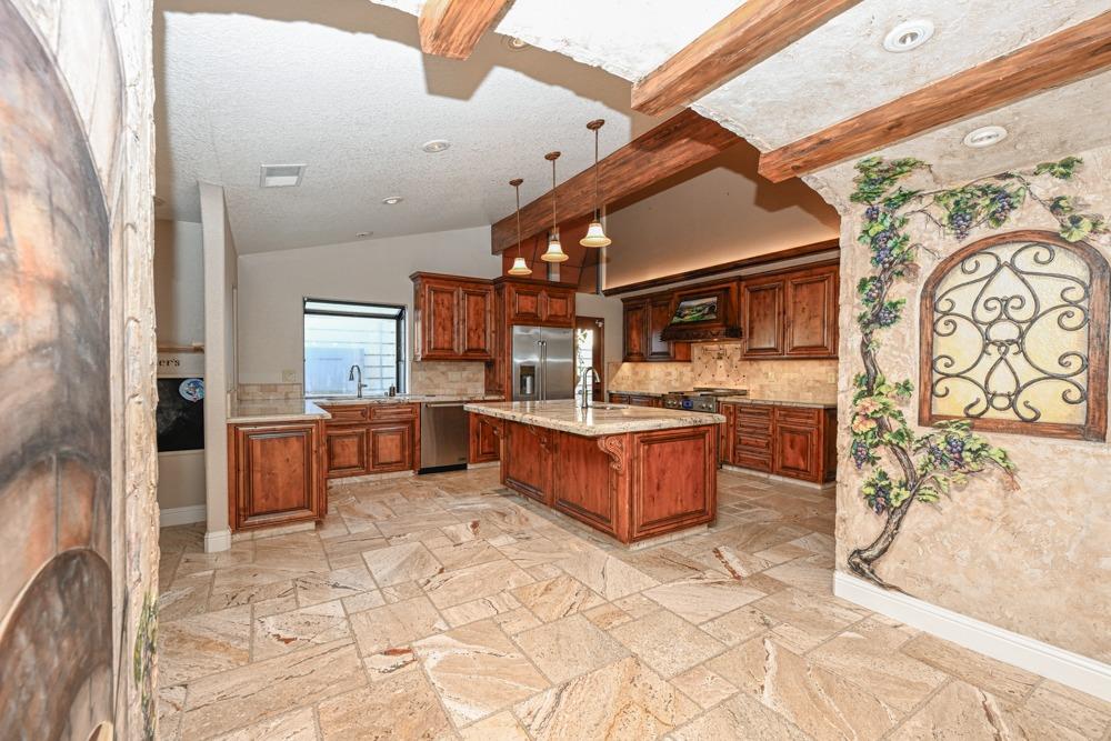 Single Family in Fresno - photo 2