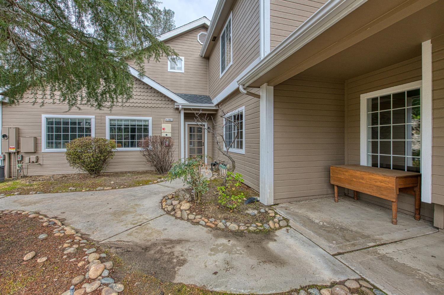 Single Family in Coarsegold - photo 2