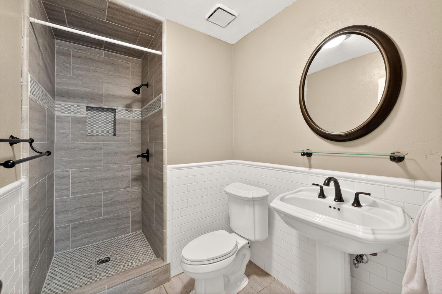 2450 W Beechwood Avenue, Fresno, CA, 93711