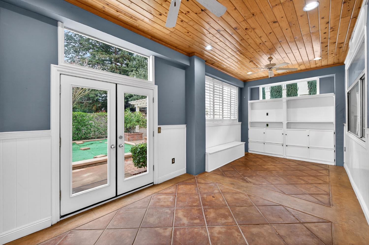 2450 W Beechwood Avenue, Fresno, CA, 93711