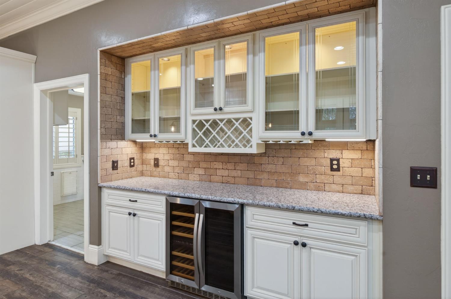 2450 W Beechwood Avenue, Fresno, CA, 93711