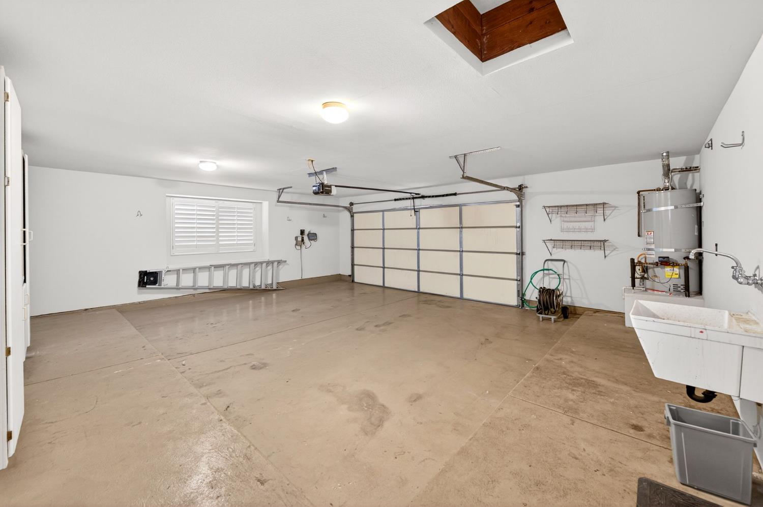 2450 W Beechwood Avenue, Fresno, CA, 93711