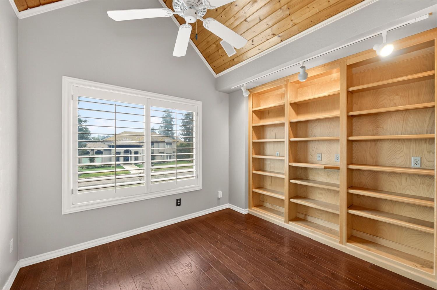 2450 W Beechwood Avenue, Fresno, CA, 93711