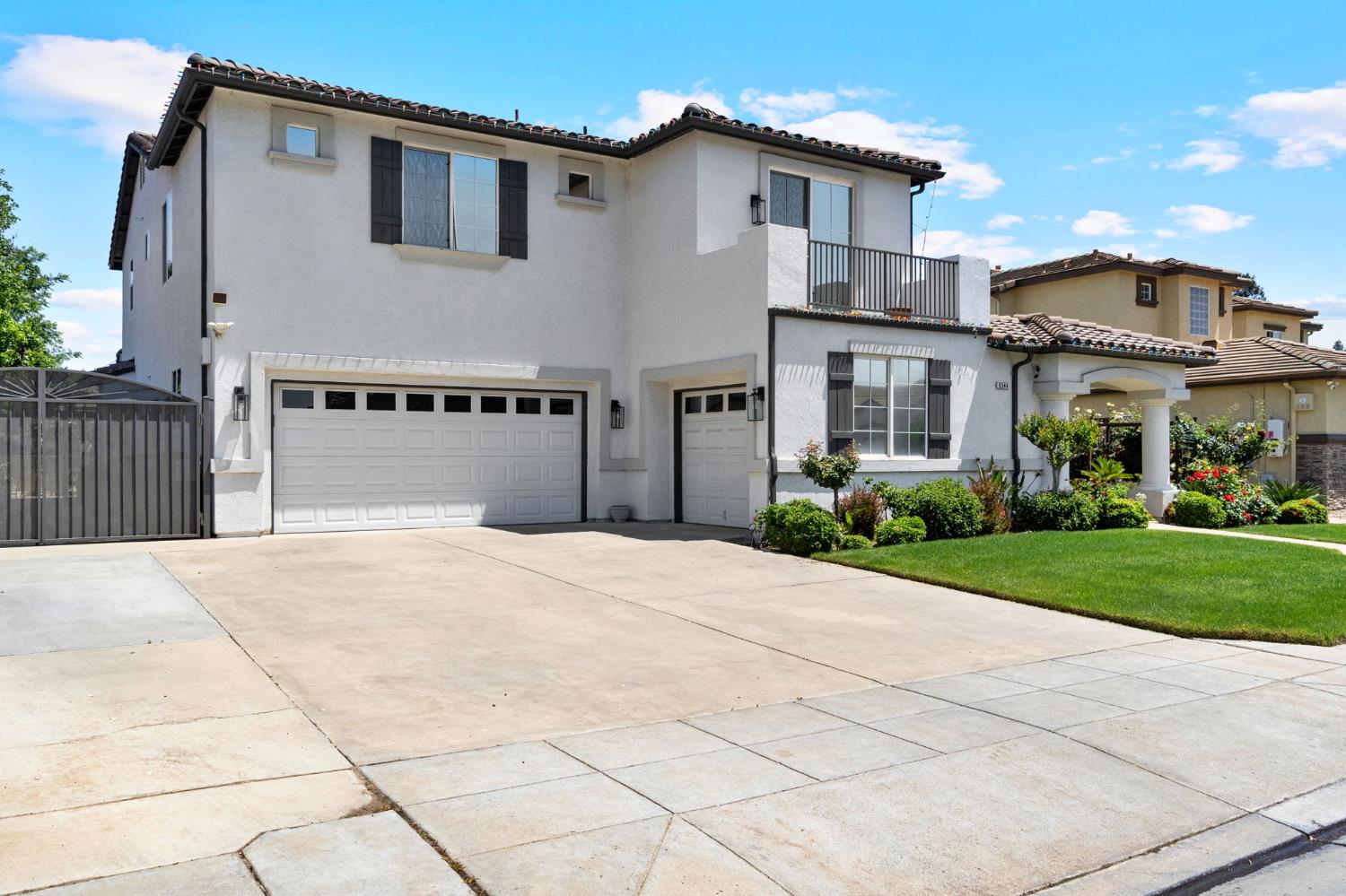 Single Family in Fresno - photo 2