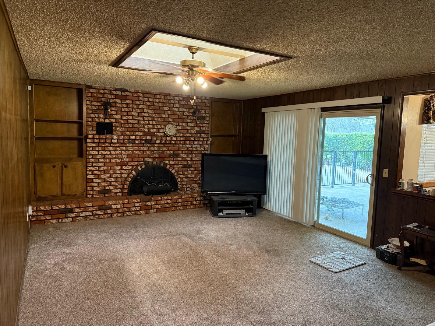 Single Family in Fresno - photo 3