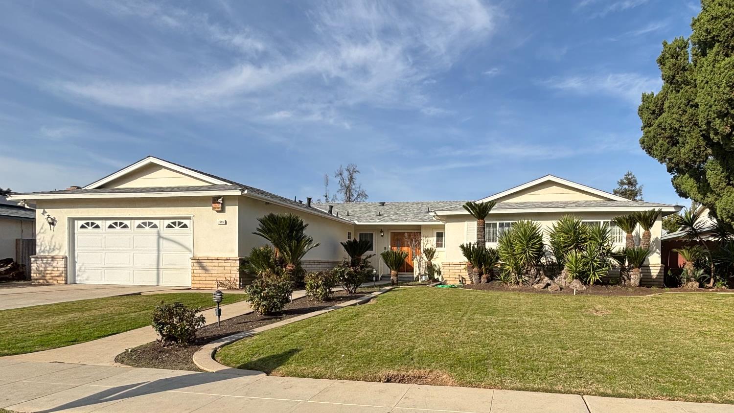 Single Family in Fresno - photo 2