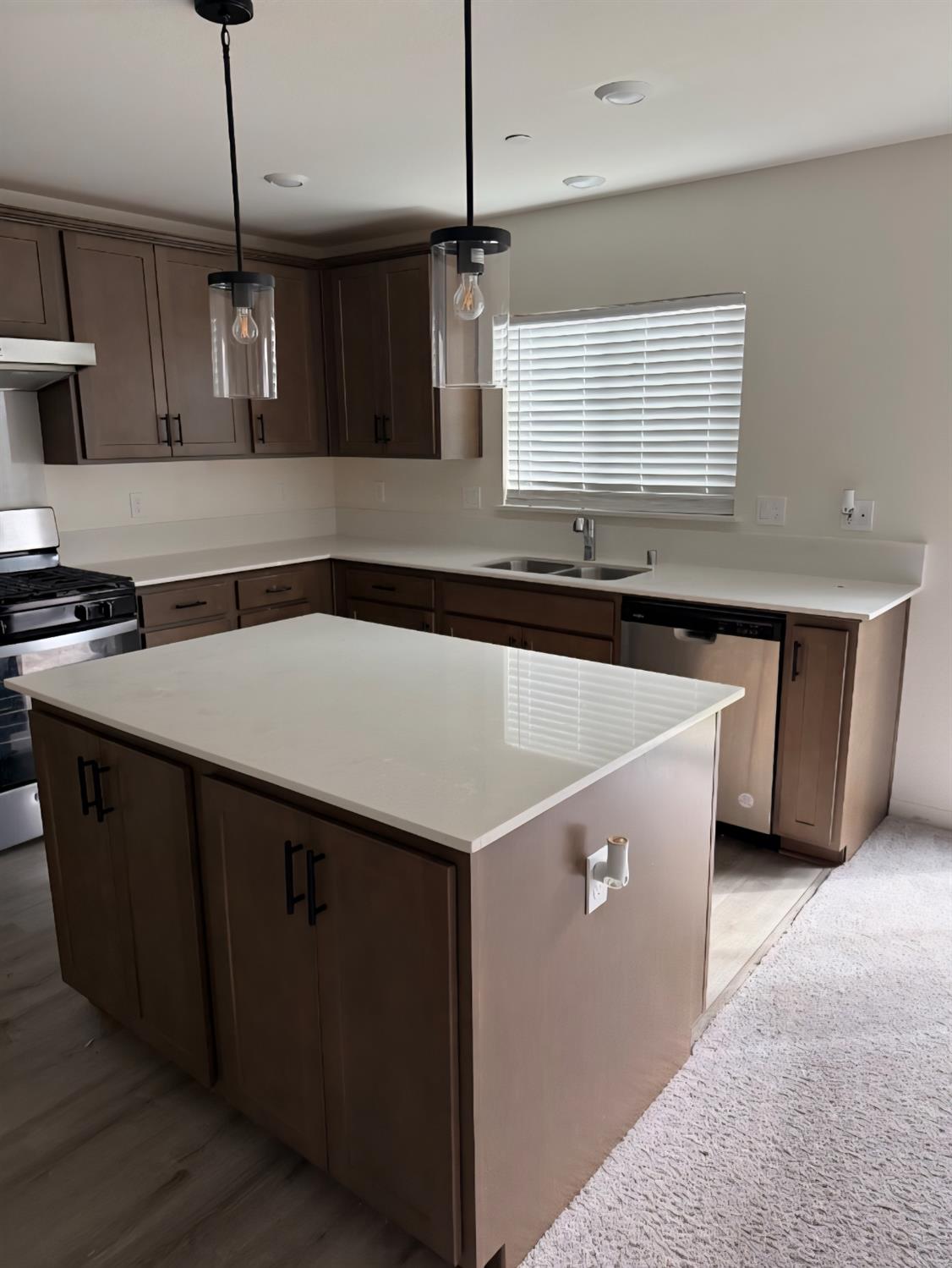 6693 E Nevada Avenue, Fresno, CA, 93727