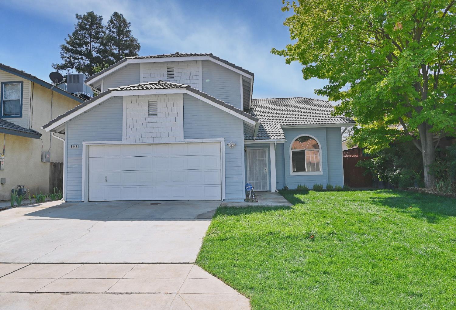 Single Family in Fresno - photo 2
