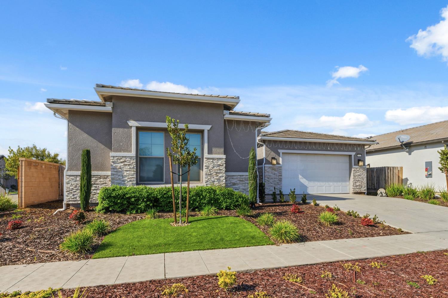Single Family in Fresno - photo 2