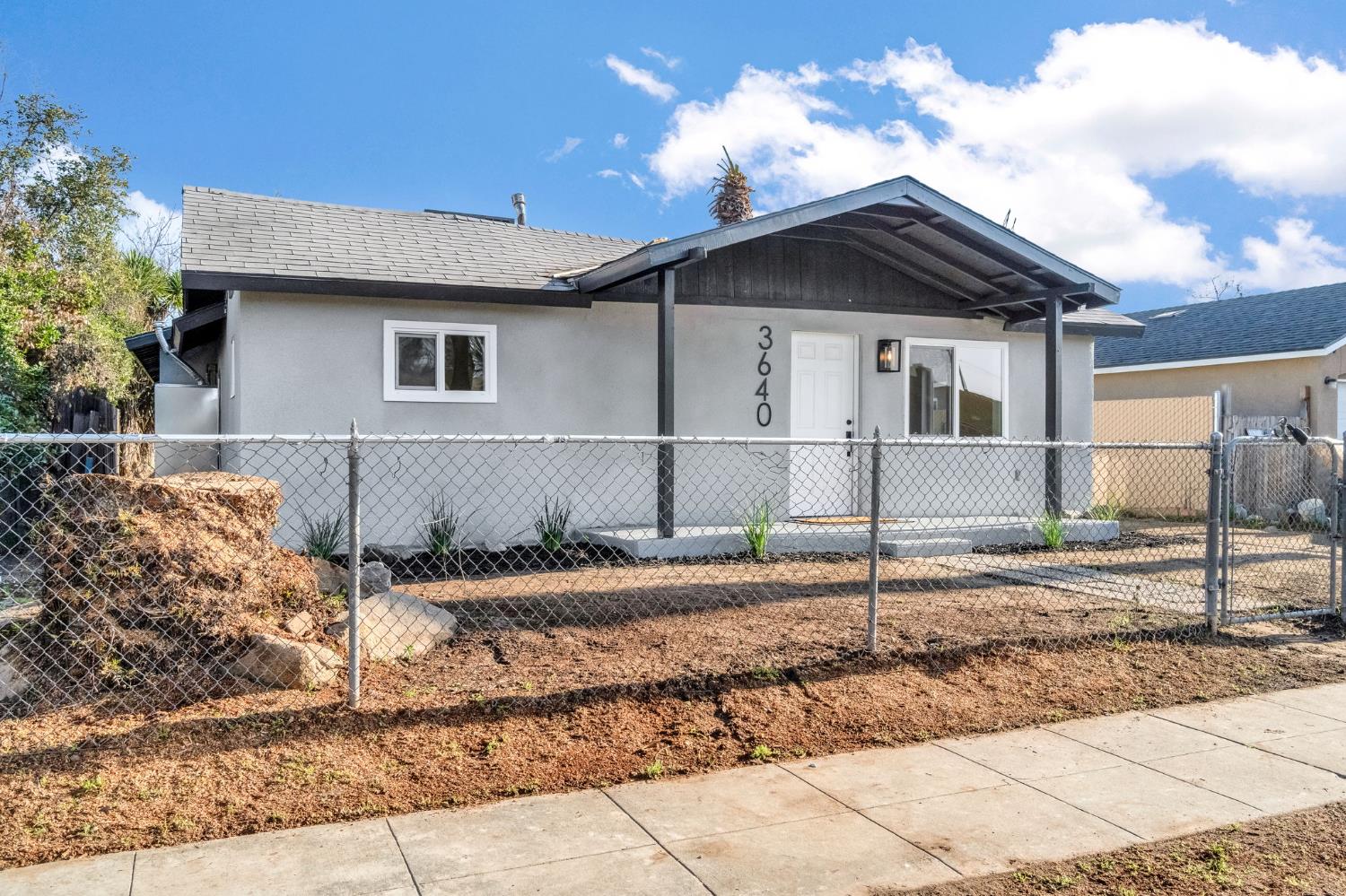 Single Family in Fresno - photo 2