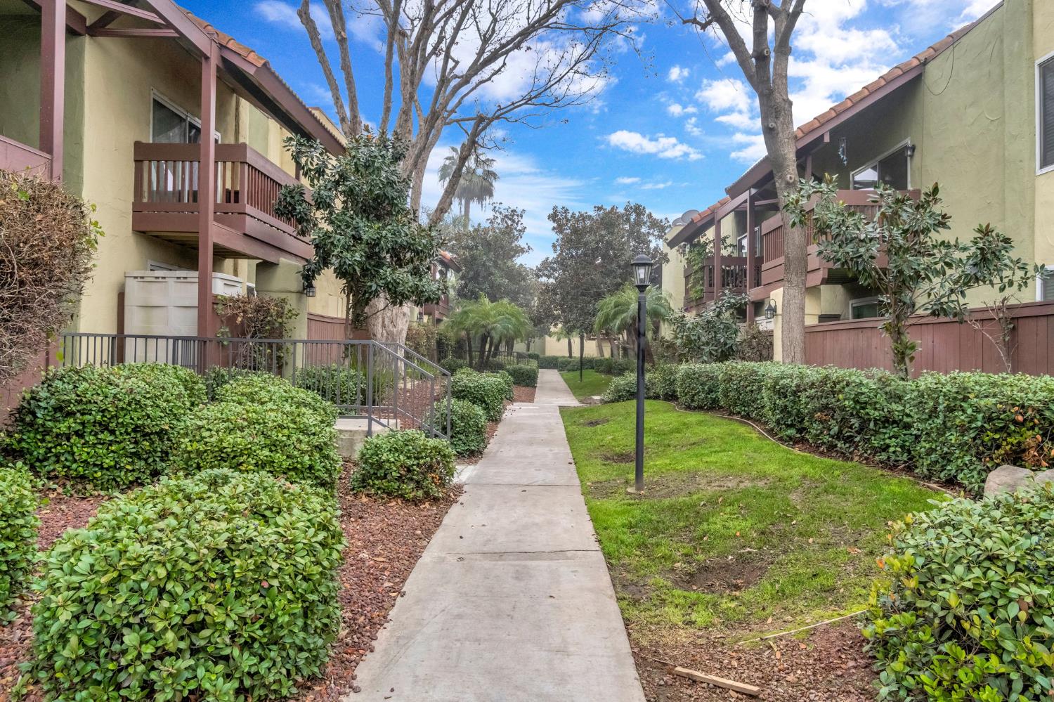 Condo in Fresno - photo 3