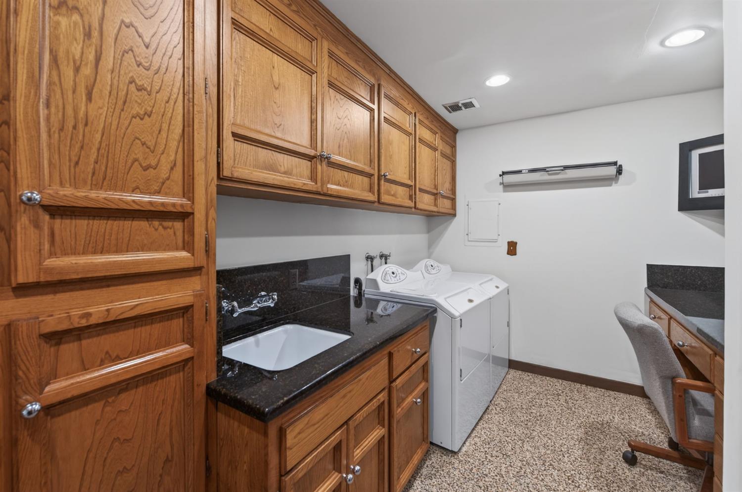 7621 N Laguna Vista Avenue, Fresno, CA, 93711