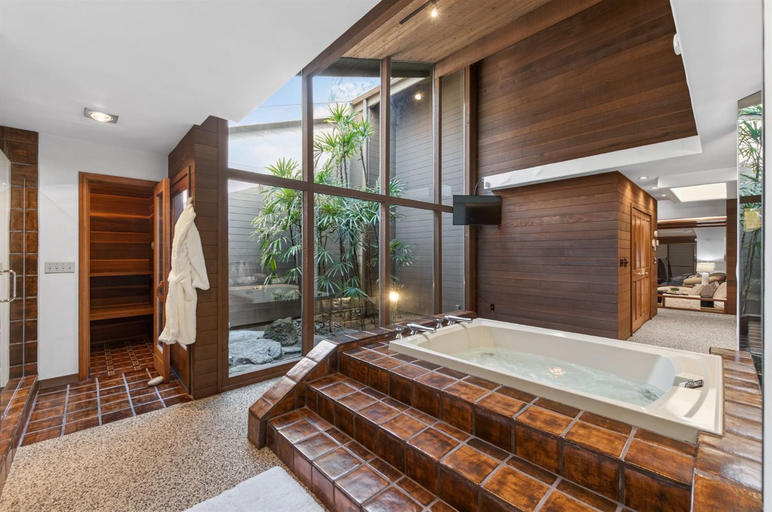 7621 N Laguna Vista Avenue, Fresno, CA, 93711