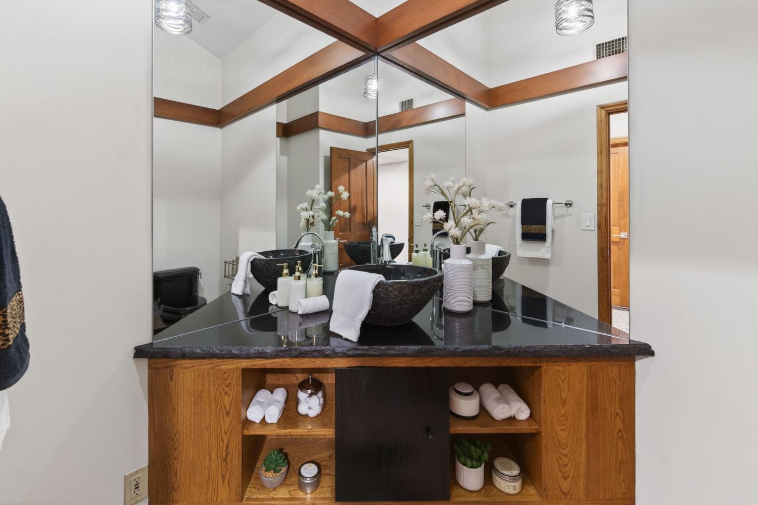 7621 N Laguna Vista Avenue, Fresno, CA, 93711