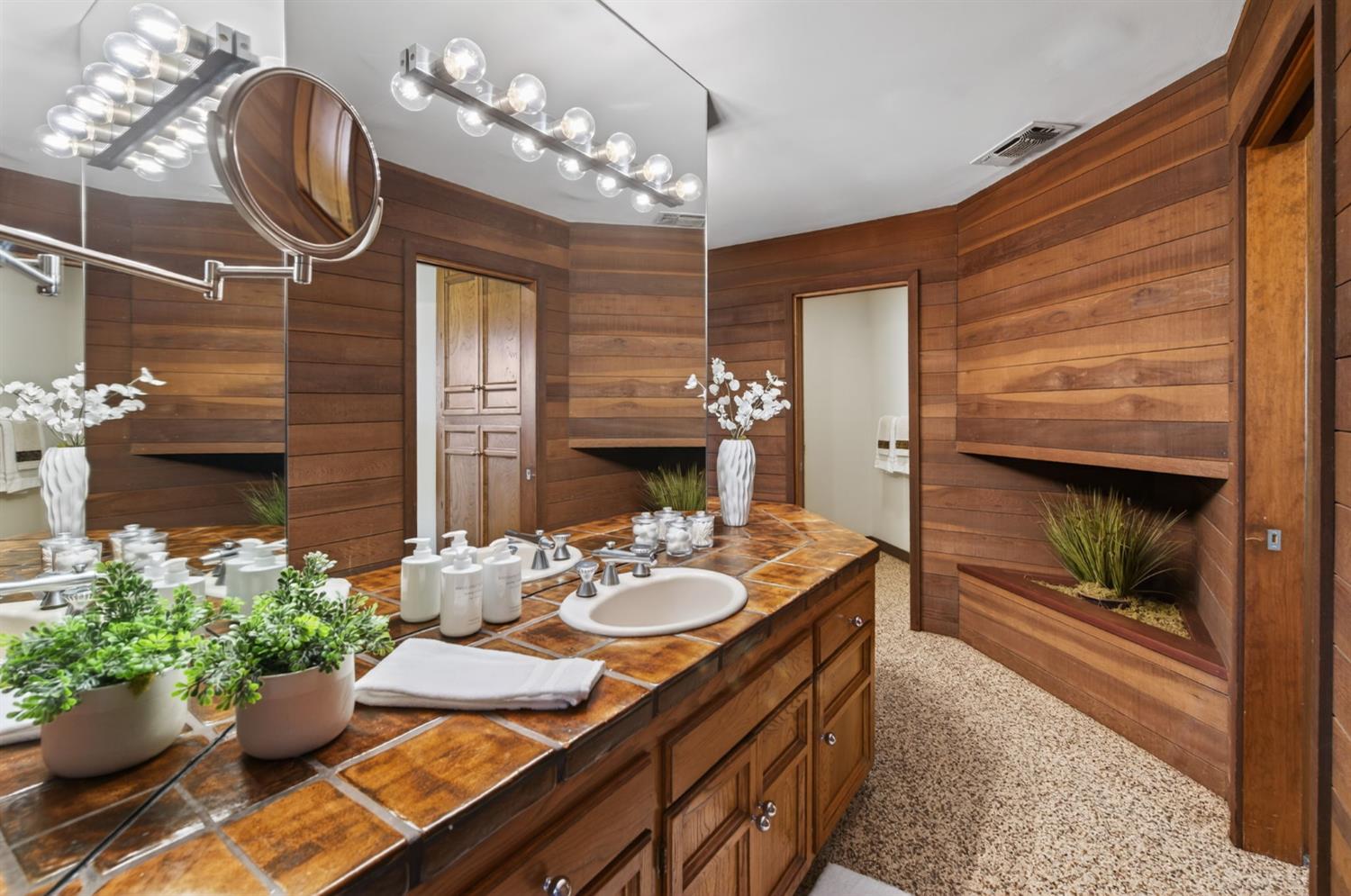 7621 N Laguna Vista Avenue, Fresno, CA, 93711