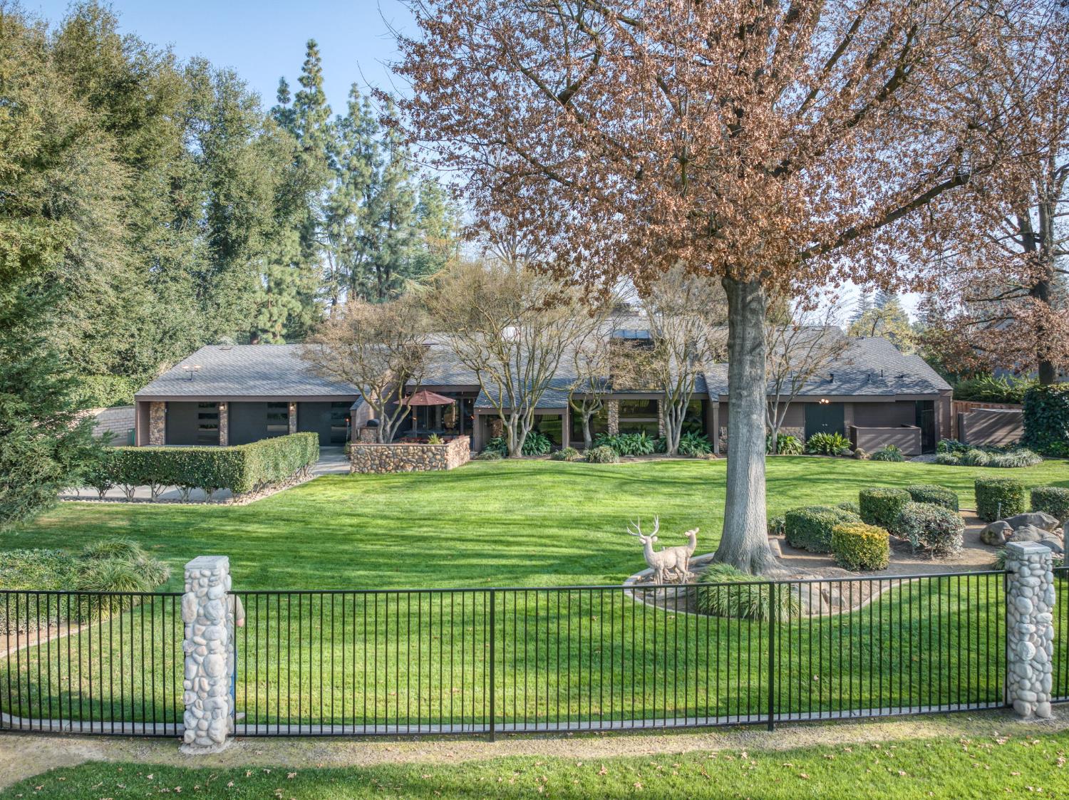 7621 N Laguna Vista Avenue, Fresno, CA, 93711