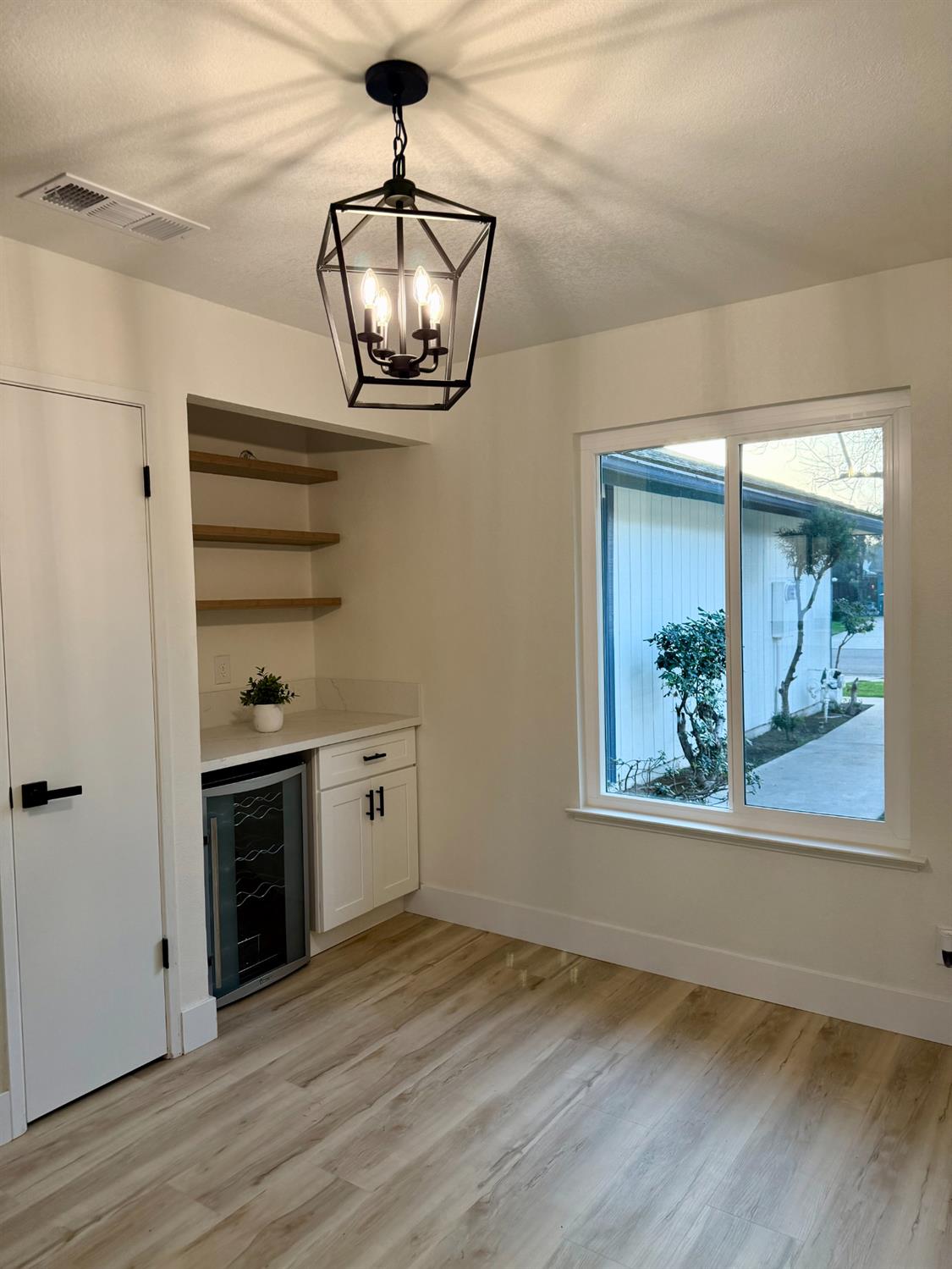 2024 N Laureen Avenue, Fresno, CA, 93703