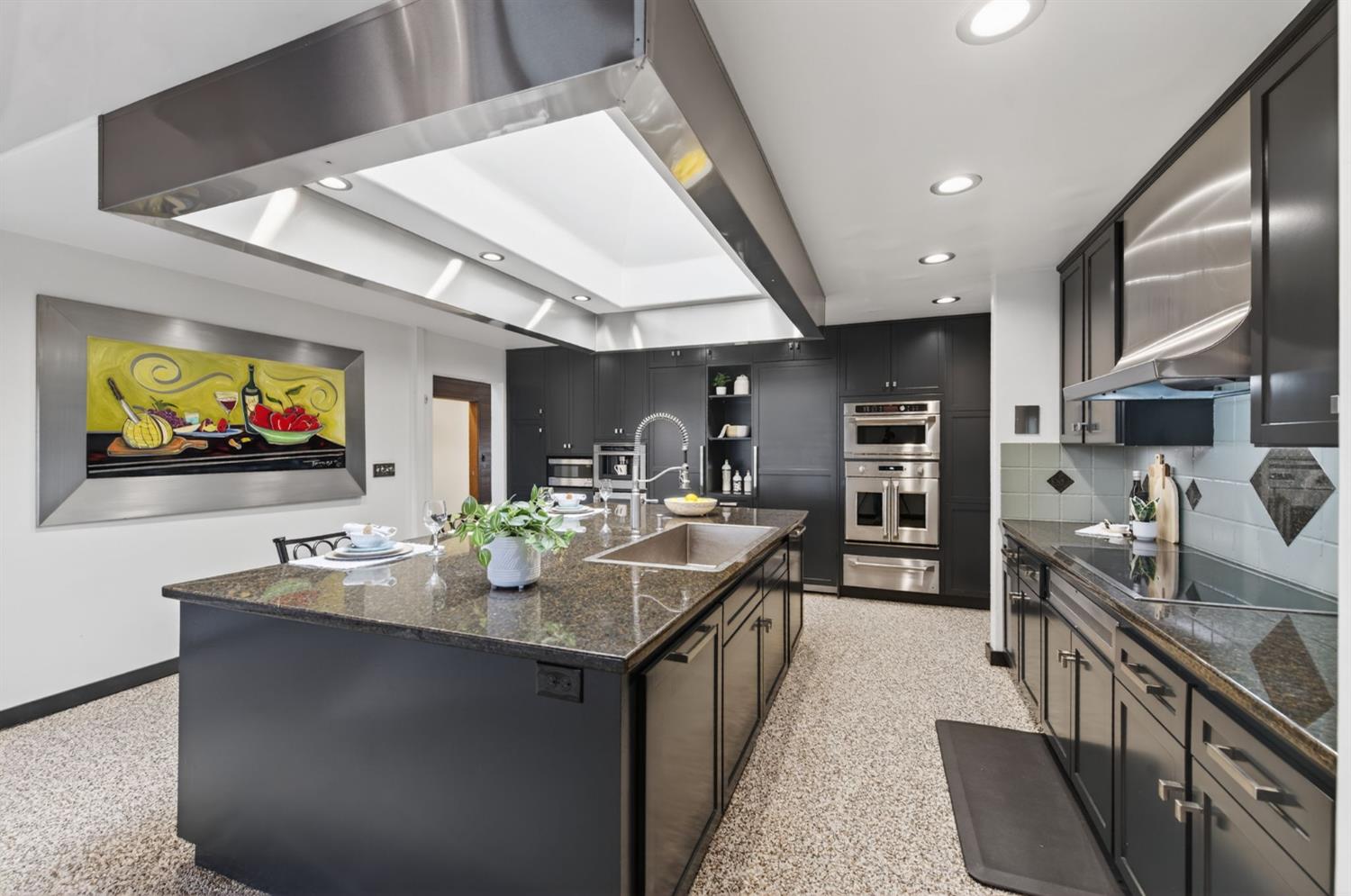 7621 N Laguna Vista Avenue, Fresno, CA, 93711