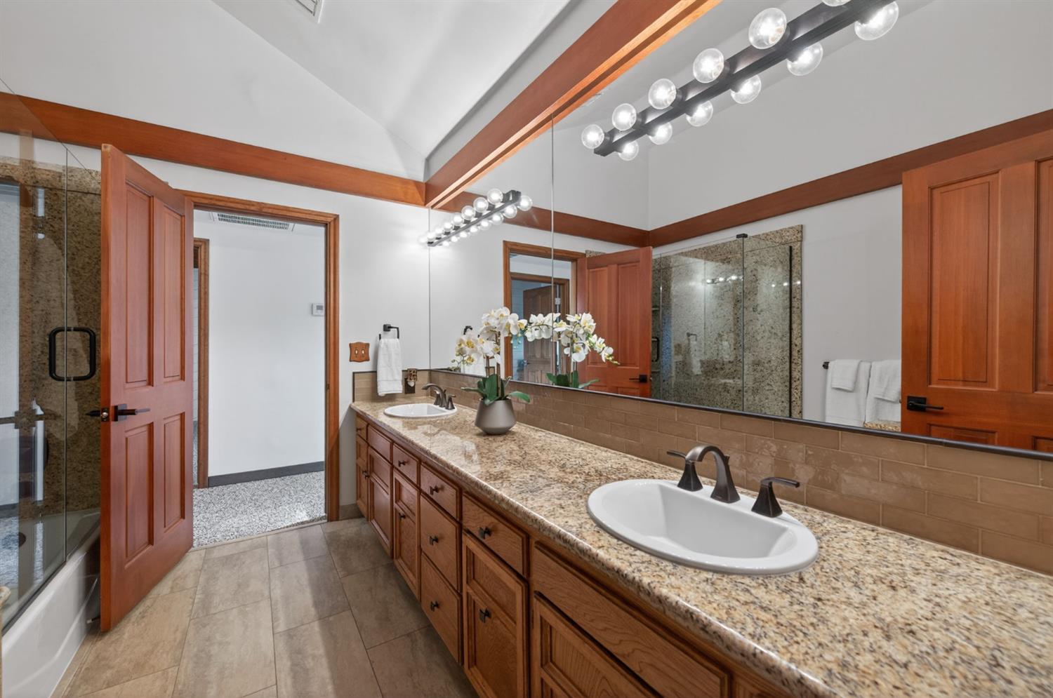 7621 N Laguna Vista Avenue, Fresno, CA, 93711