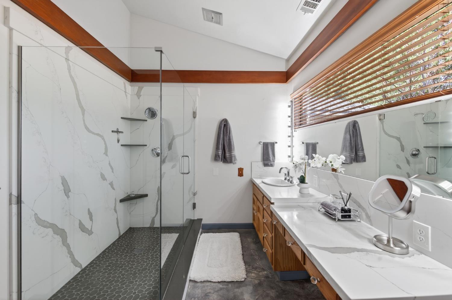 7621 N Laguna Vista Avenue, Fresno, CA, 93711