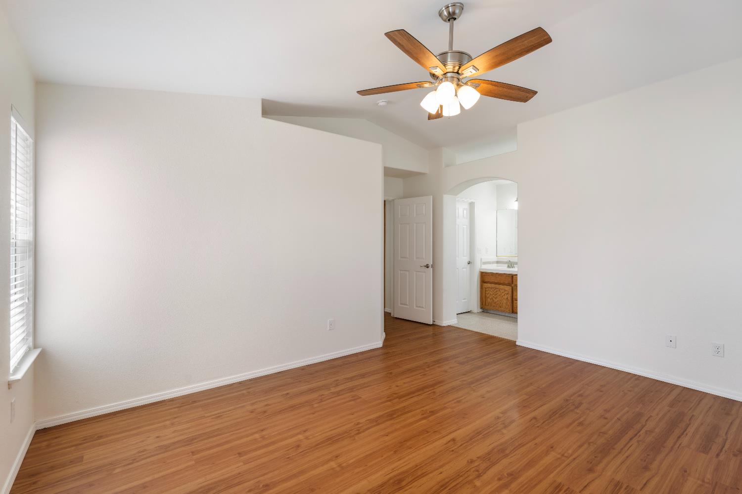 520 S Burgundy Street, Kerman, CA, 93630