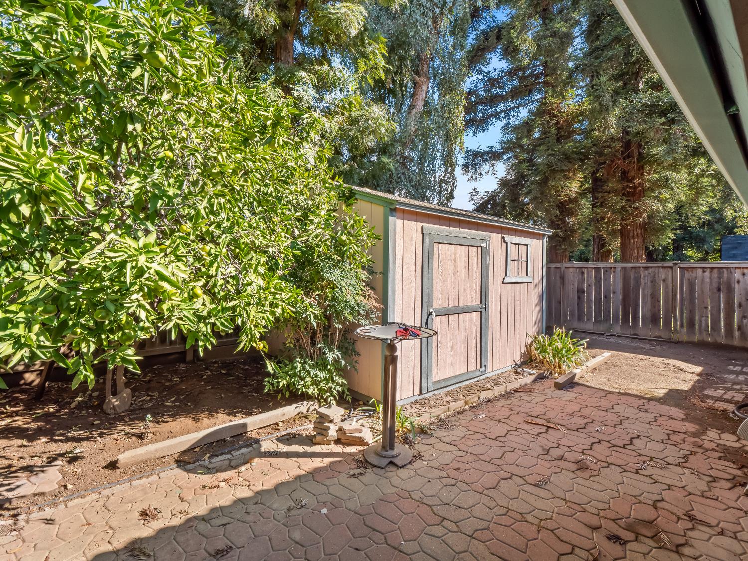 7258 N Pacific, Fresno, CA, 93711