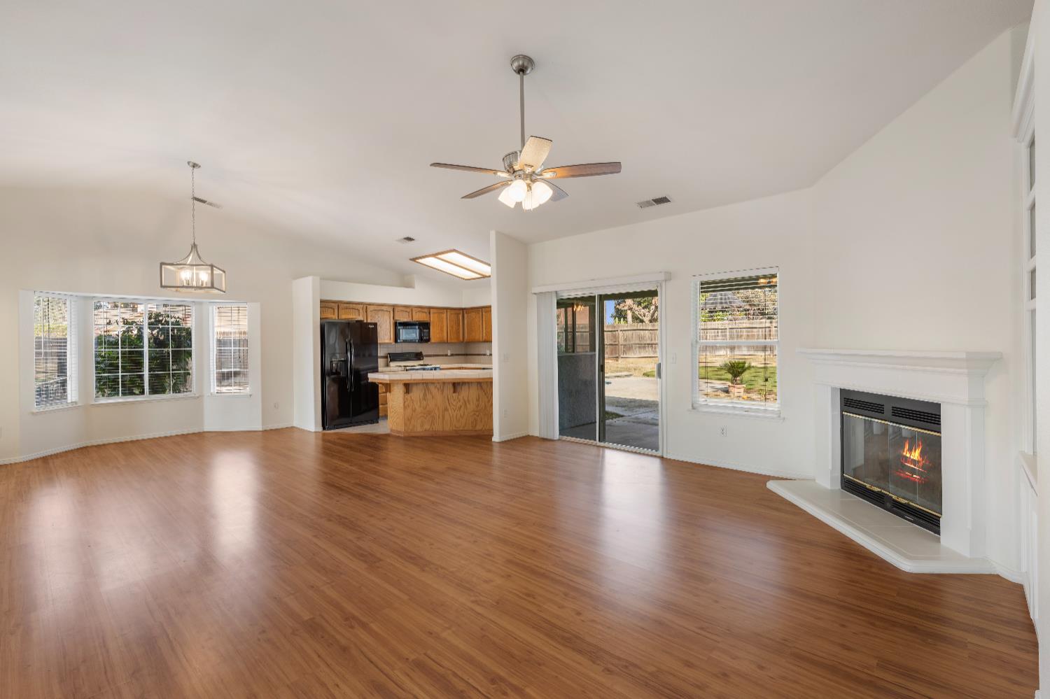 520 S Burgundy Street, Kerman, CA, 93630