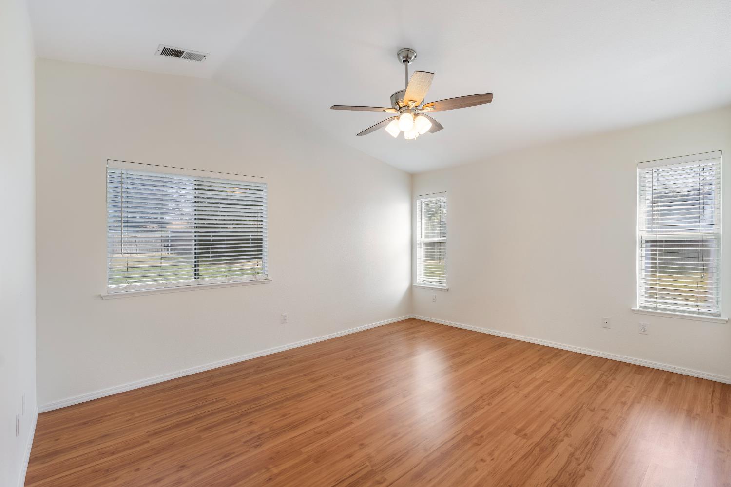 520 S Burgundy Street, Kerman, CA, 93630