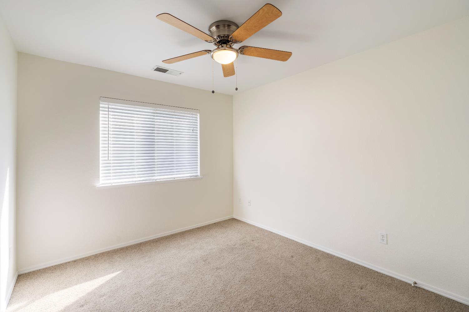 520 S Burgundy Street, Kerman, CA, 93630