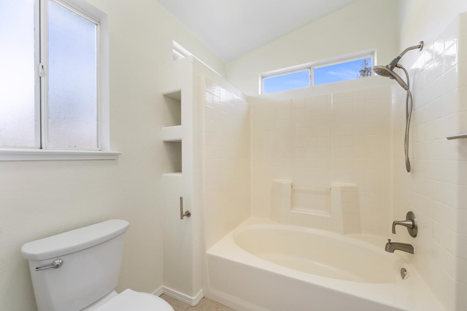 520 S Burgundy Street, Kerman, CA, 93630