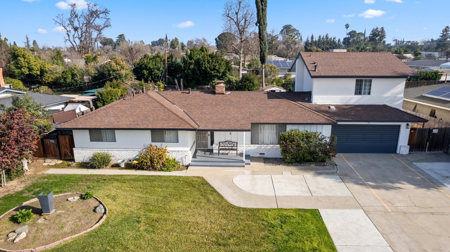 Single Family in Fresno - photo 2
