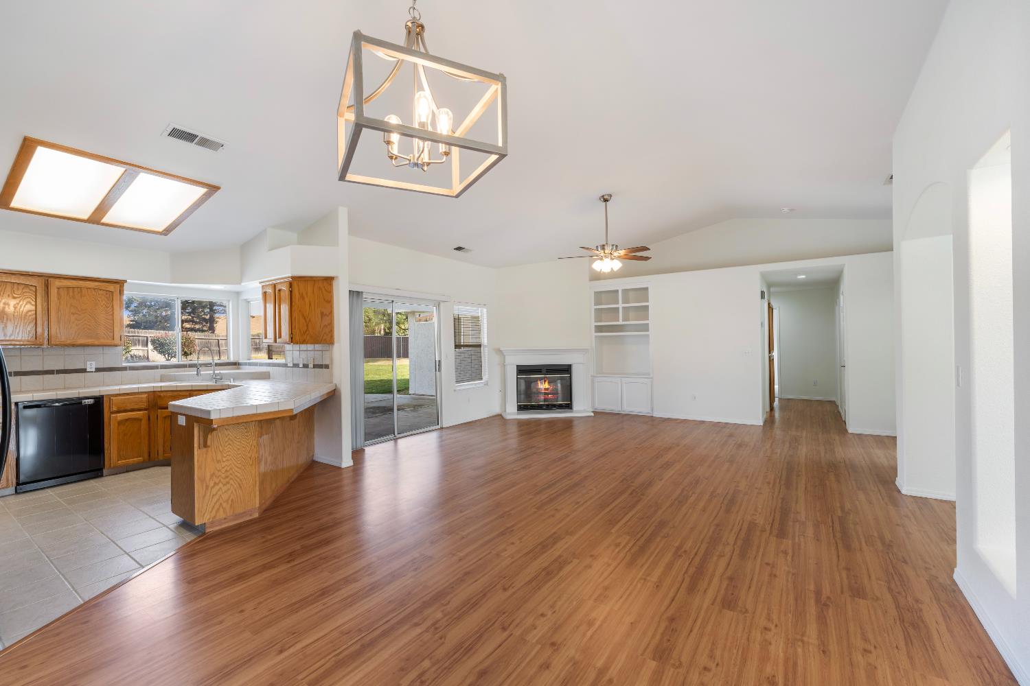 520 S Burgundy Street, Kerman, CA, 93630