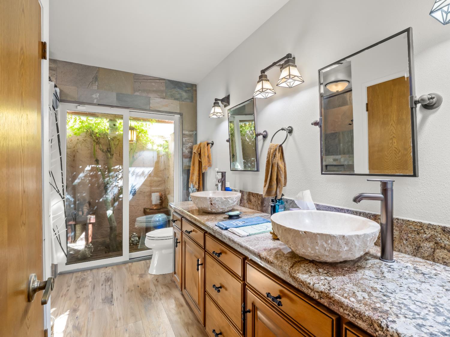 7258 N Pacific, Fresno, CA, 93711