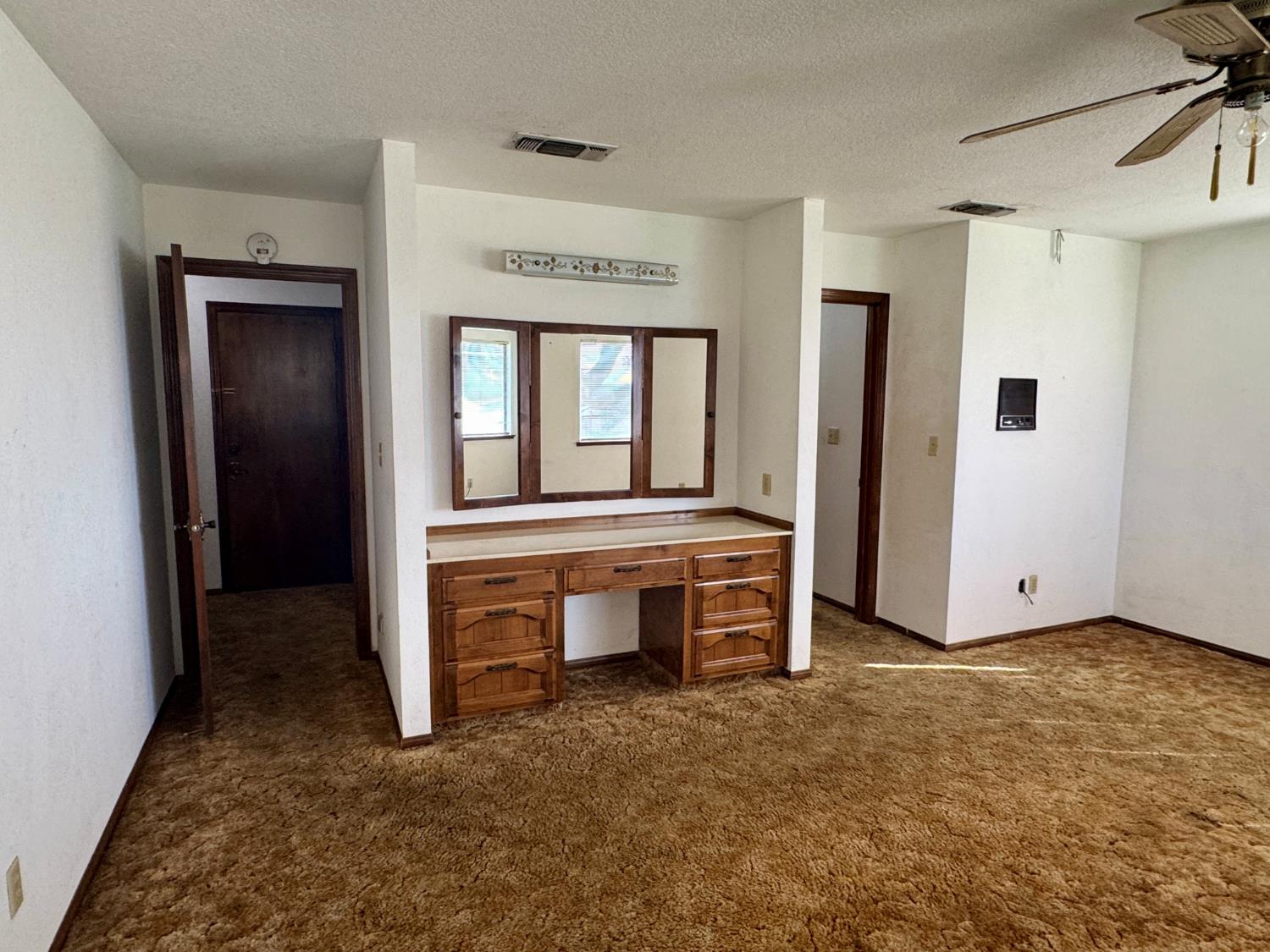 17617 W Belmont Avenue, Kerman, CA, 93630