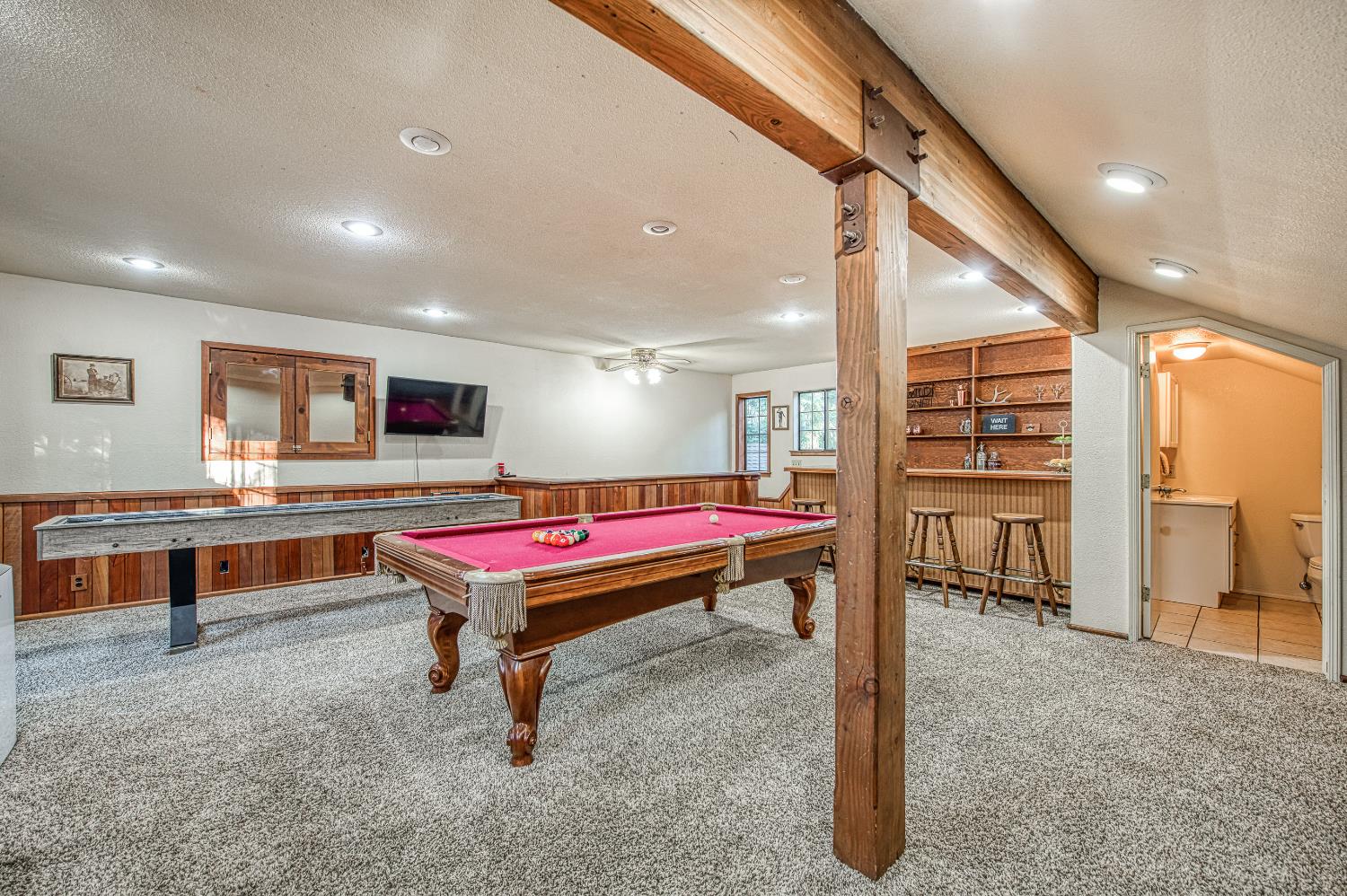 39095 Ridge Rd, Shaver Lake, CA, 93664