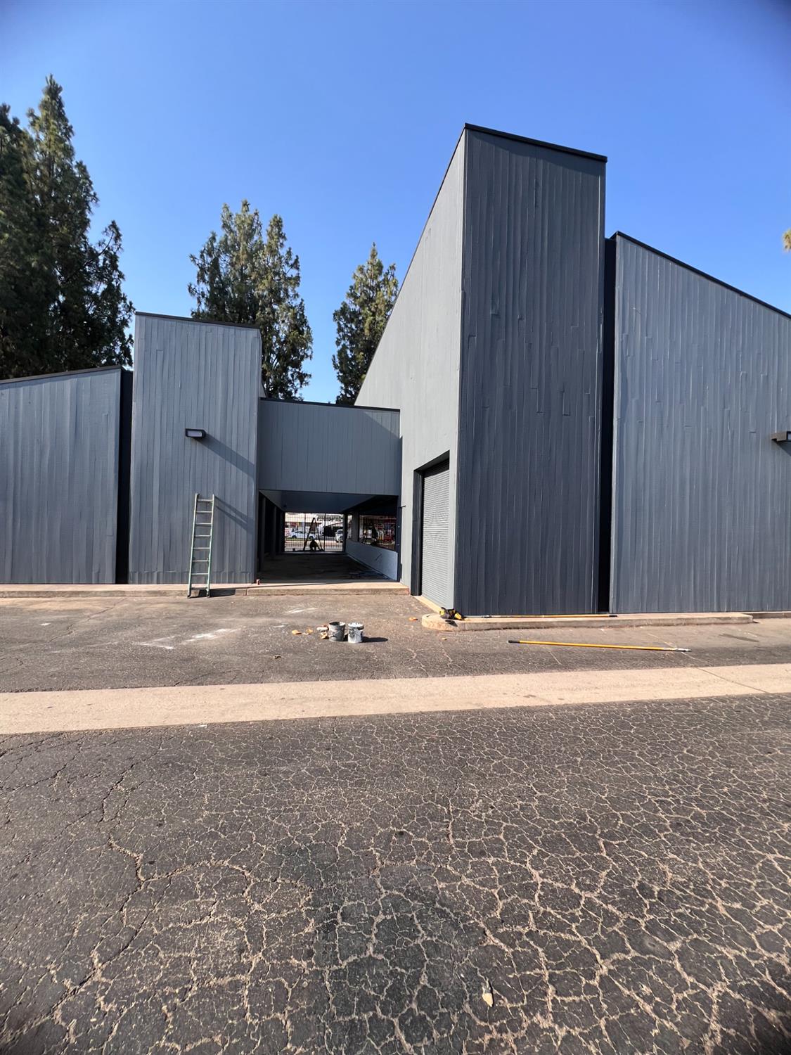 911 E Shields Avenue, Fresno, CA, 93704