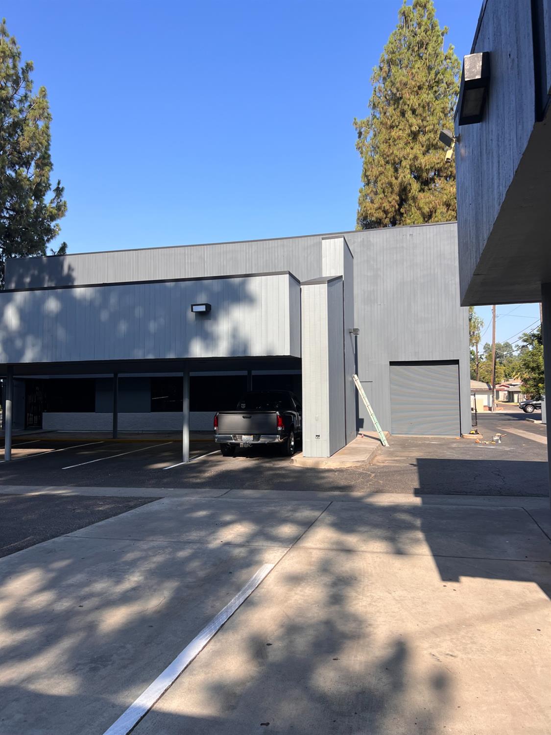 911 E Shields Avenue, Fresno, CA, 93704