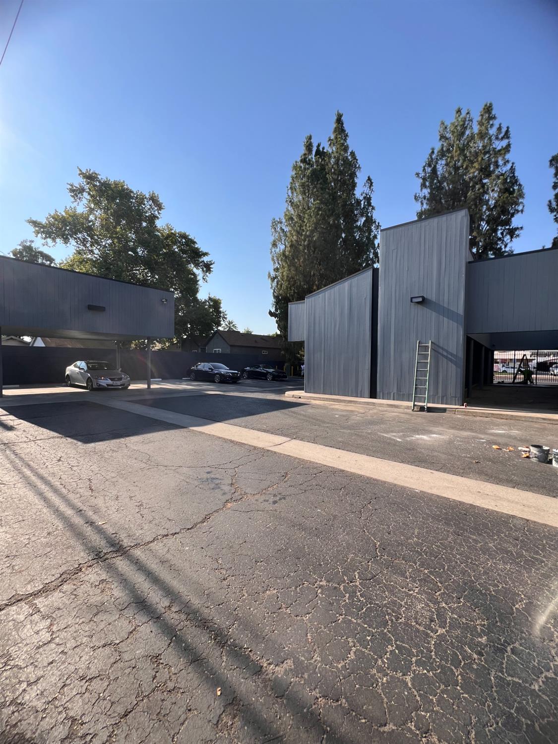 911 E Shields Avenue, Fresno, CA, 93704