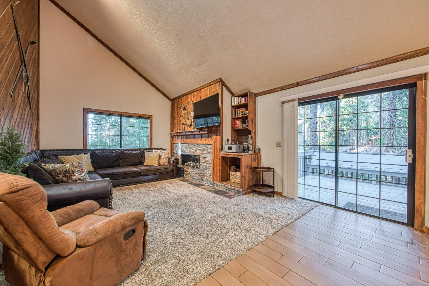 39095 Ridge Rd, Shaver Lake, CA, 93664