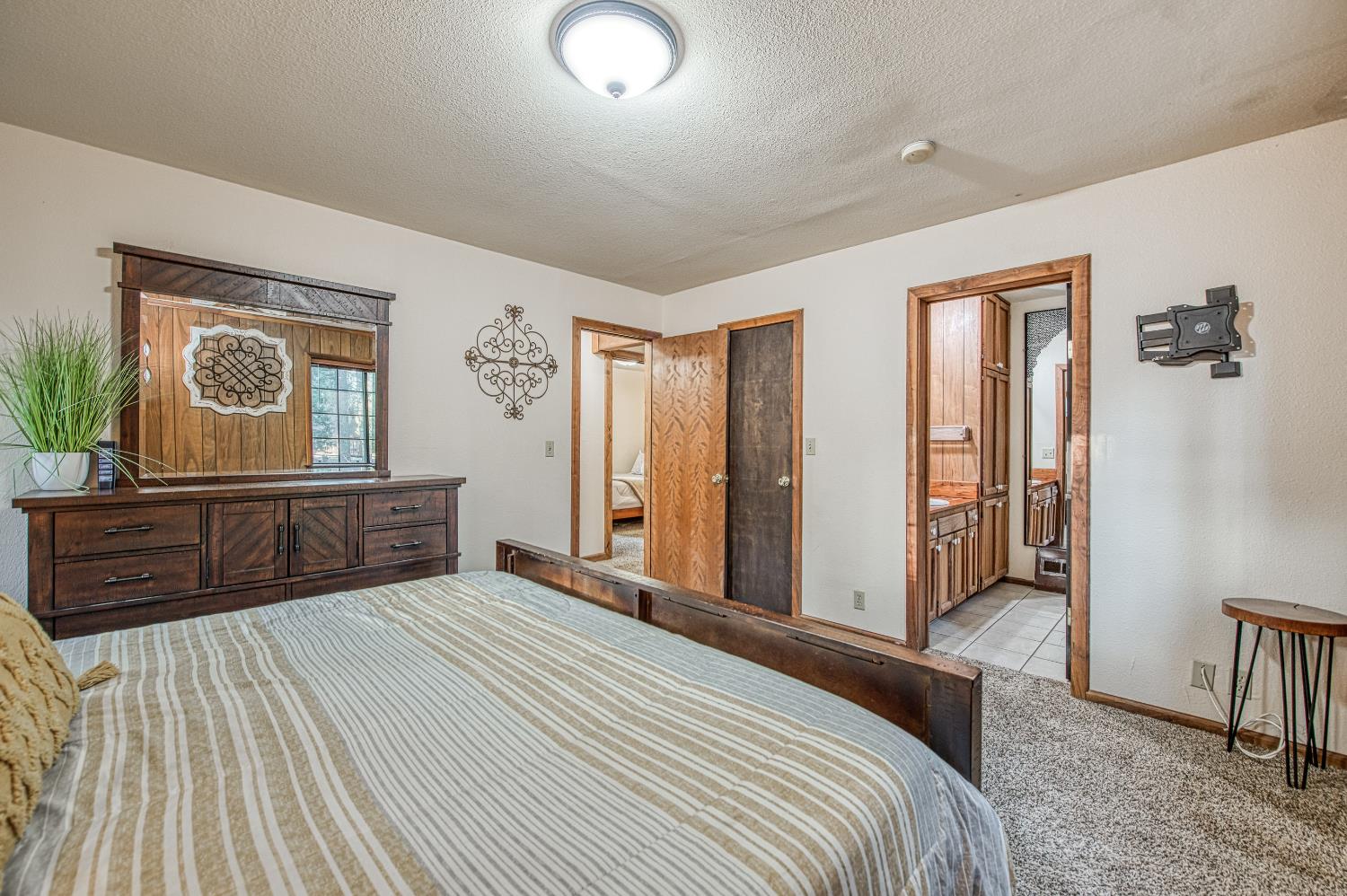 39095 Ridge Rd, Shaver Lake, CA, 93664