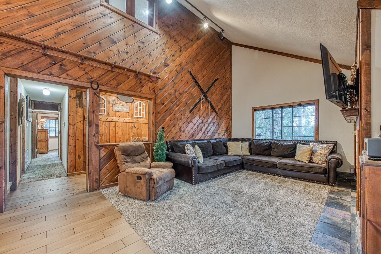 39095 Ridge Rd, Shaver Lake, CA, 93664