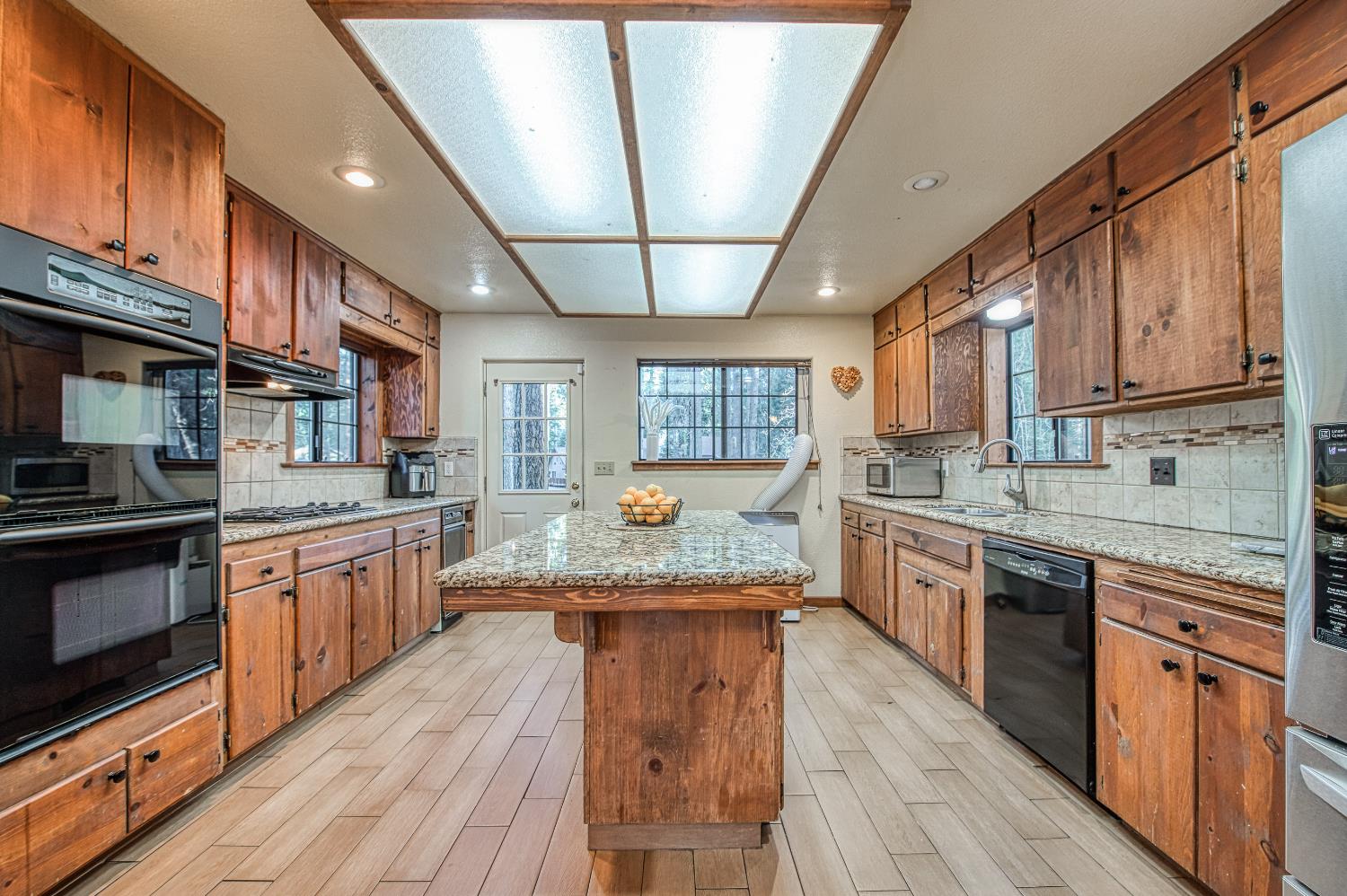 39095 Ridge Rd, Shaver Lake, CA, 93664