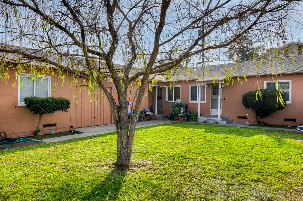 2702 E Hedges Avenue, Fresno, CA, 93703