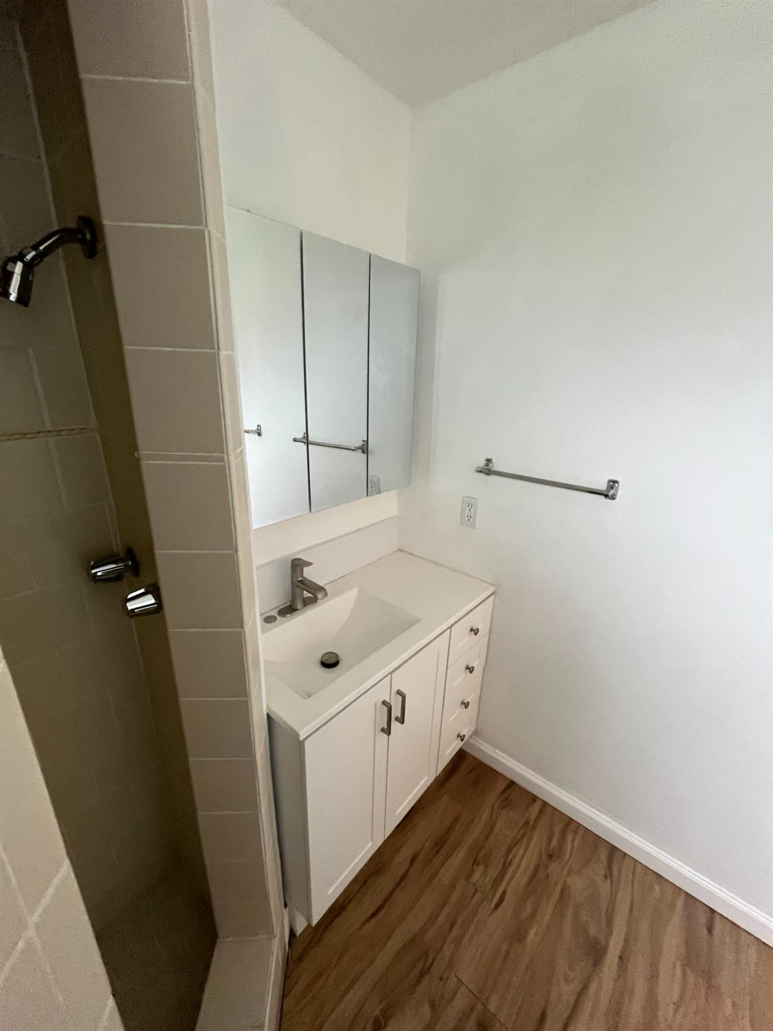 2702 E Hedges Avenue, Fresno, CA, 93703