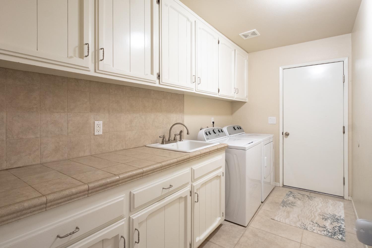 1855 Vartikian Avenue, Clovis, CA, 93611