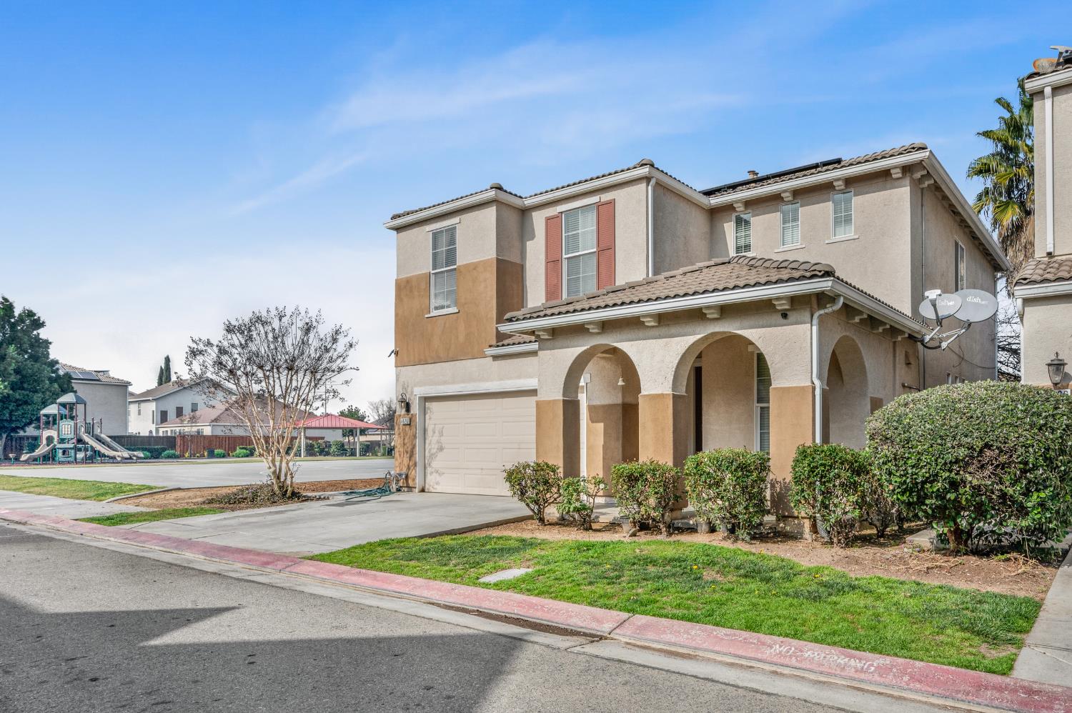 Single Family in Fresno - photo 3